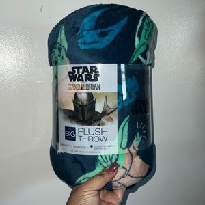 Star Wars Mandalorian Big Plush blanket